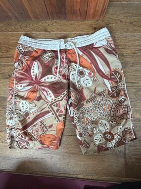 Aventura Women’s board shorts, swim suit bottoms, knee length, size 8